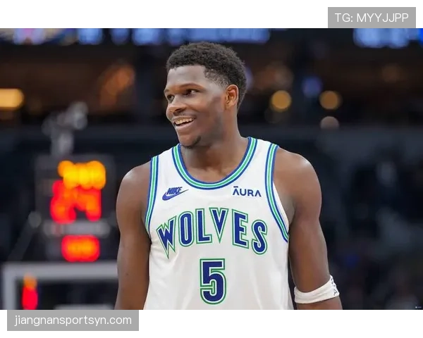 爱德华兹无球切入效率提升，主导森林狼外线进攻