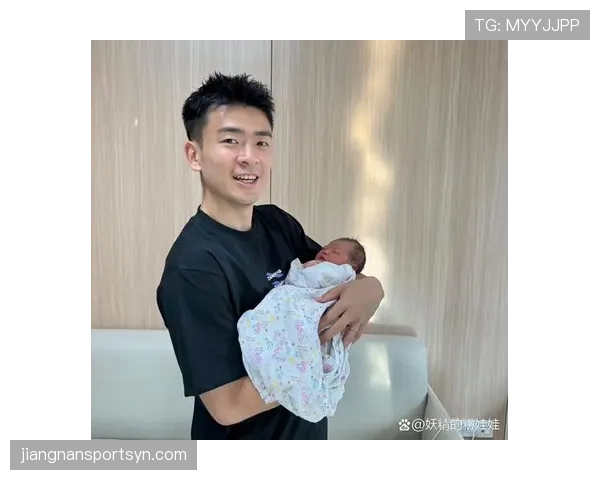 郑思维这消费水平,普通人一辈子攒不出几个零头吧 郑思维这消费水平,普通人一辈子攒不出几个零头吧
